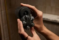 All-in-one cleansing device