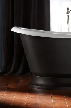 Bath base for freestanding bath
