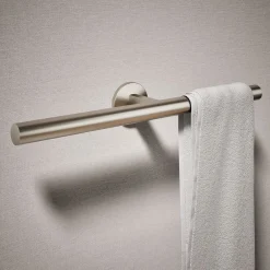 Double towel arm