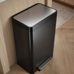 Dual-compartment step trash can