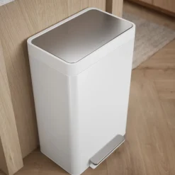 Dual-compartment step trash can