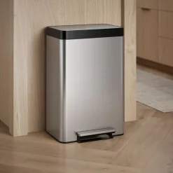 Dual-compartment step trash can