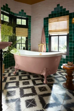 Floor-mount bath filler trim with handshower