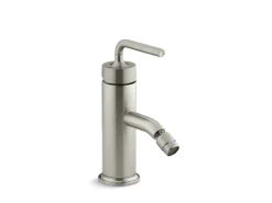 Horizontal swivel spray aerator bidet faucet with straight lever handle
