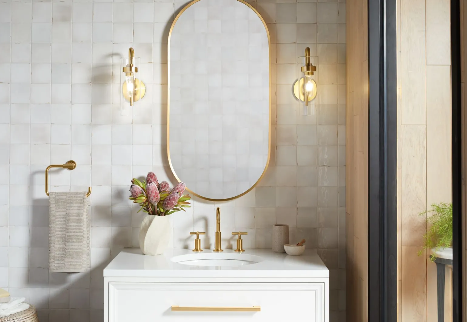 One-light sconce