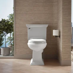 Recycled ReadyLatch® Quiet-Close™ round-front toilet seat