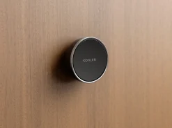 Remote on/off button for digital thermostatic valve