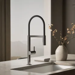Semi-professional kitchen sink faucet with two-function sprayhead