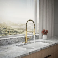 Semi-professional kitchen sink faucet with three-function sprayhead