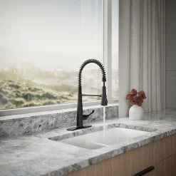Semi-professional kitchen sink faucet with three-function sprayhead