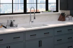 Semi-professional kitchen sink faucet with three-function sprayhead