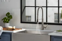 Semi-professional kitchen sink faucet with three-function sprayhead