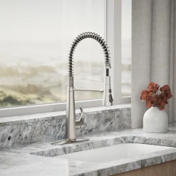 Semi-professional kitchen sink faucet with three-function sprayhead