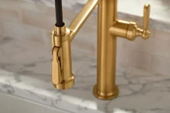 Semi-professional kitchen sink faucet with two-function sprayhead