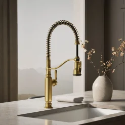 Semi-professional kitchen sink faucet with three-function sprayhead