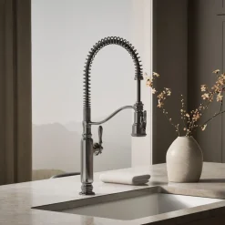 Semi-professional kitchen sink faucet with three-function sprayhead