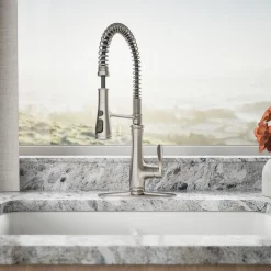 Semi-professional kitchen sink faucet with three-function sprayhead