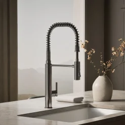 Semi-professional kitchen sink faucet with three-function sprayhead