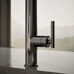 Semi-professional kitchen sink faucet with three-function sprayhead