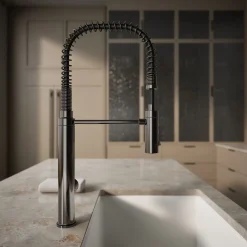 Semi-professional kitchen sink faucet with three-function sprayhead