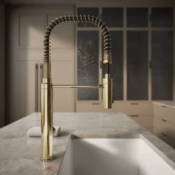 Semi-professional kitchen sink faucet with three-function sprayhead
