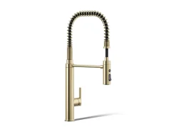 Semi-professional kitchen sink faucet with three-function sprayhead