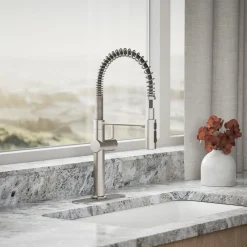 Semi-professional kitchen sink faucet with three-function sprayhead