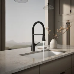 Semi-professional kitchen sink faucet with three-function sprayhead