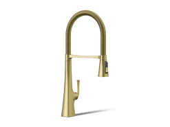 Semi-professional kitchen sink faucet with three-function sprayhead