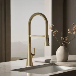 Semi-professional kitchen sink faucet with three-function sprayhead
