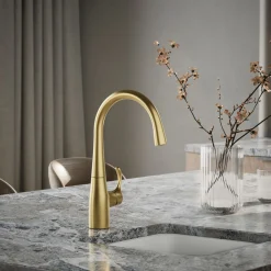 Single-handle bar sink faucet