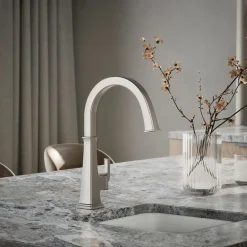Single-handle bar sink faucet