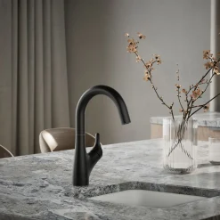 Single-handle bar sink faucet