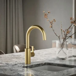 Single-handle bar sink faucet