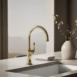 Single-handle kitchen sink faucet