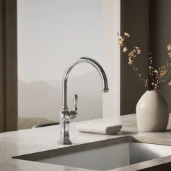 Single-handle kitchen sink faucet