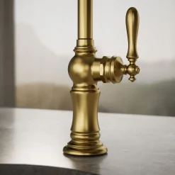Single-handle kitchen sink faucet