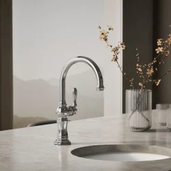 Single-handle kitchen sink faucet