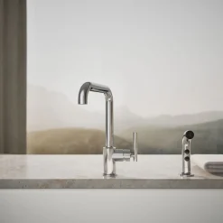 Single-handle kitchen sink faucet with side sprayer