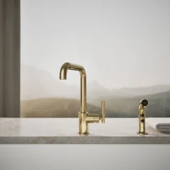 Single-handle kitchen sink faucet with side sprayer
