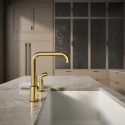 Single-handle kitchen sink faucet with side sprayer