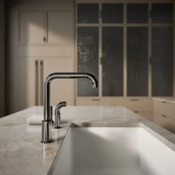 Single-handle kitchen sink faucet with side sprayer