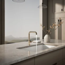 Single-handle kitchen sink faucet