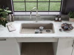 Touchless pull-down kitchen sink faucet with three-function sprayhead