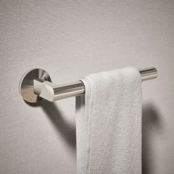 Towel arm
