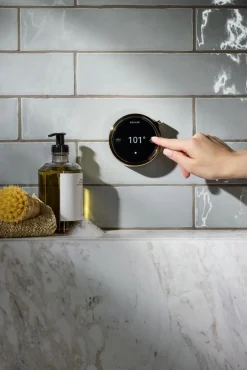 Two-outlet bath/shower digital control