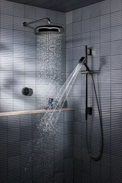Two-outlet shower digital control