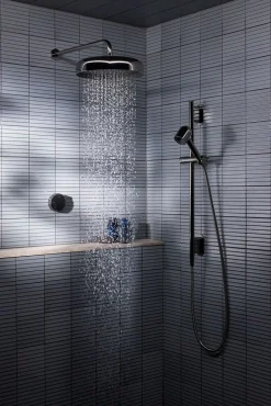 Two-outlet shower digital control