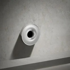 Wall- or -ceiling-mount bath filler